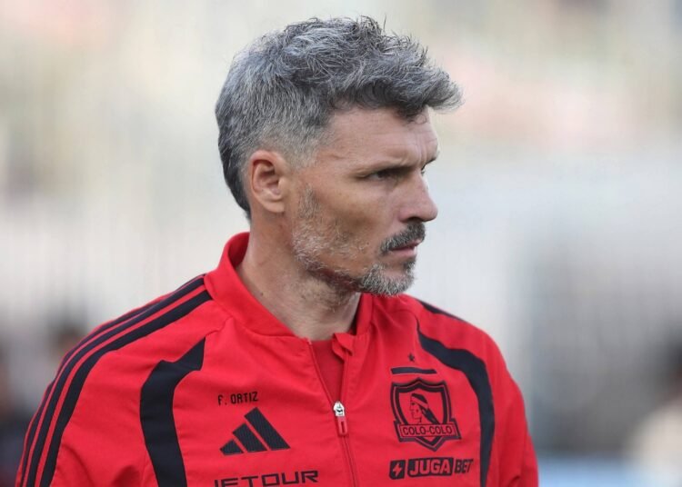 Leyenda del fútbol chileno le mete tremenda presión a Fernando Ortiz