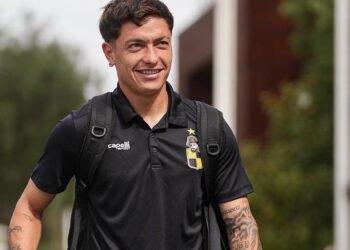 «Le quedó grande la camiseta»: La dura critica de un historico albo a Cristián Zavala