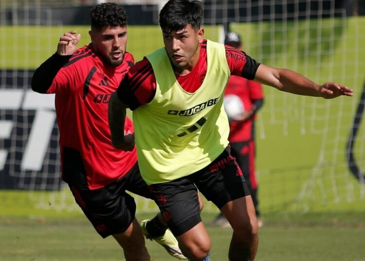 "El que mejor lo haga": La competencia por la banda de Colo-Colo