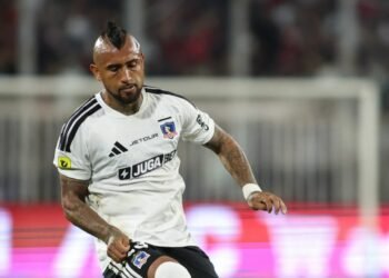 Arturo Vidal explota por el planteamiento de Palestino ante Colo-Colo