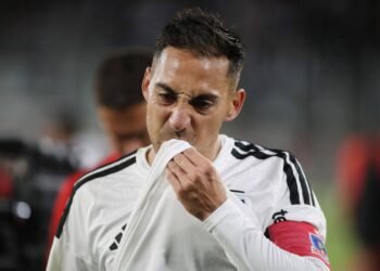 Periodista nacional explotó por capitanía de Javier Correa