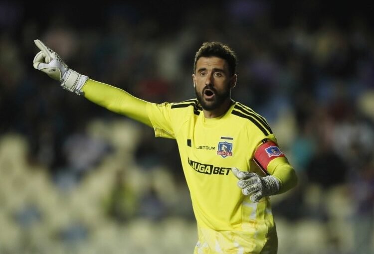 Golpe en Colo Colo: revelan la gravedad de la lesión de Fernando De Paul y su tiempo fuera