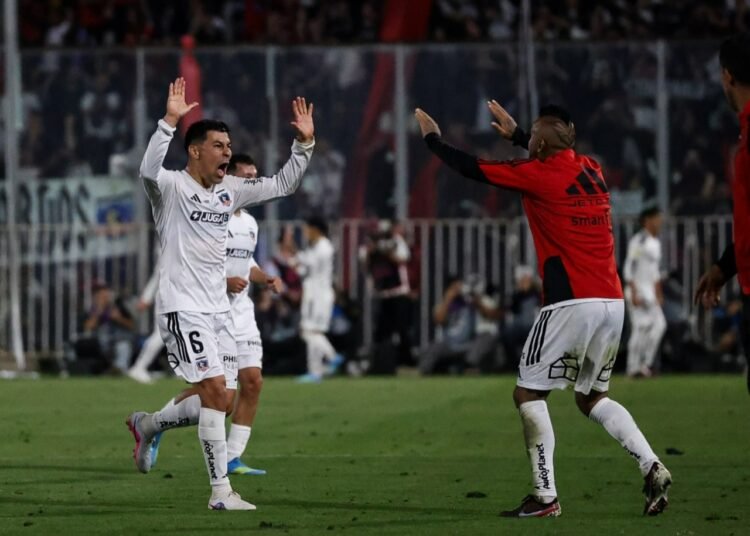 En Colo Colo responden a las críticas por su estilo de juego: “Estamos punteros”