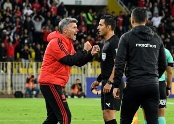 Fernando Ortiz se enreda con el arbitraje tras quedar al borde de la eliminación con Colo-Colo