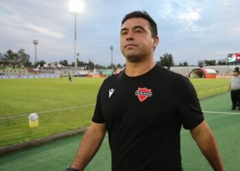 Ñublense amenaza a Colo-Colo en la previa del duelo en el Estadio Monumental