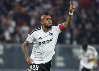 Arturo Vidal recupera la confianza con golazo en la goleada de Colo-Colo ante Ñublense