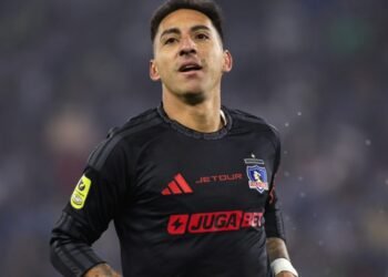 Colo Colo responde al interés de Alianza Lima por Javier Correa
