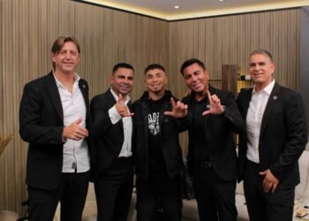 César Villegas estrena el podcast «El Presi del Pueblo y sus Tres Ministros»