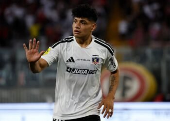 Colo Colo explora un cambiazo: Luciano Cabral aparece como opción en una operación que involucra a Claudio Aquino
