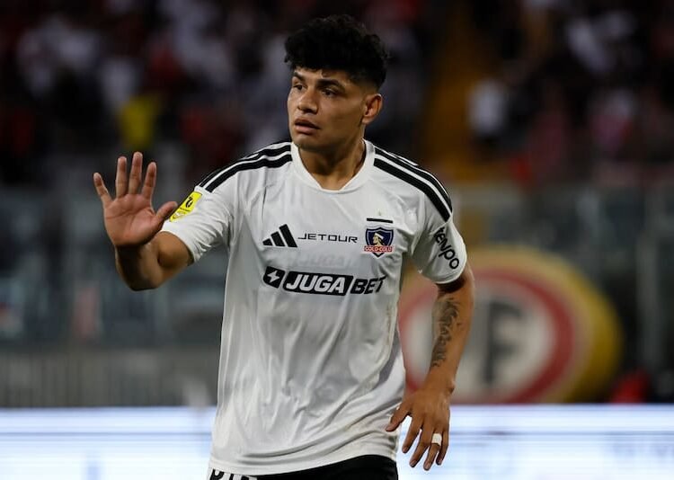 Colo Colo explora un cambiazo: Luciano Cabral aparece como opción en una operación que involucra a Claudio Aquino