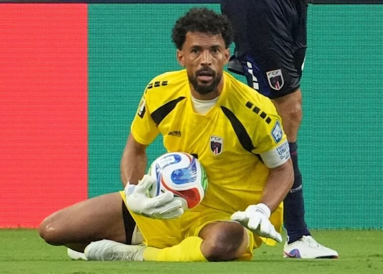 Llega Vozinha a Colo Colo? Los detalles de la oferta de Blanco y Negro