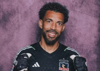 Vozinha rompe el silencio tras oferta de Colo Colo y lanza aviso