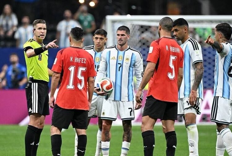 De fracasar en Colo Colo a defender el "orgullo" argentino: El descargo tras la derrota ante España