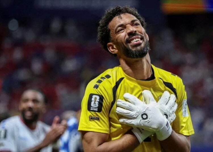 ¿Vozinha a Colo Colo? Aseguran que el Cacique vuelve a la carga por el arquero sensación del Mundial