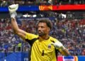 Leyenda del fútbol chileno se lanza contra el arribo de Vozinha a Colo Colo
