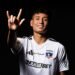 Iván Román gana terreno en Colo-Colo y asoma como titular para el Superclásico