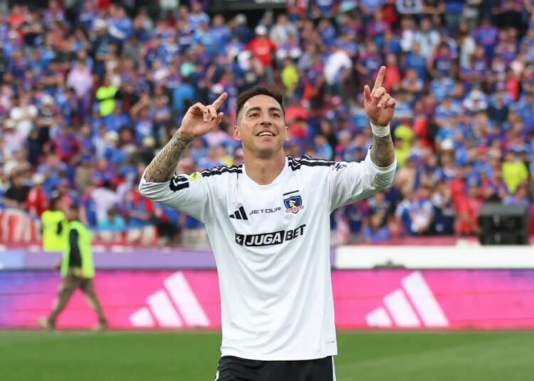 La emotiva dedicatoria de Javier Correa tras darle el triunfo a Colo Colo en el Superclásico 200