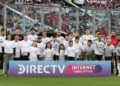 El plantel de Colo-Colo cierra filas tras la sanción a Javier Correa