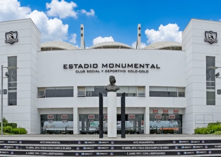 No fue solo paseo: Mosa confirma reuniones clave en Londres por el futuro estadio de Colo Colo