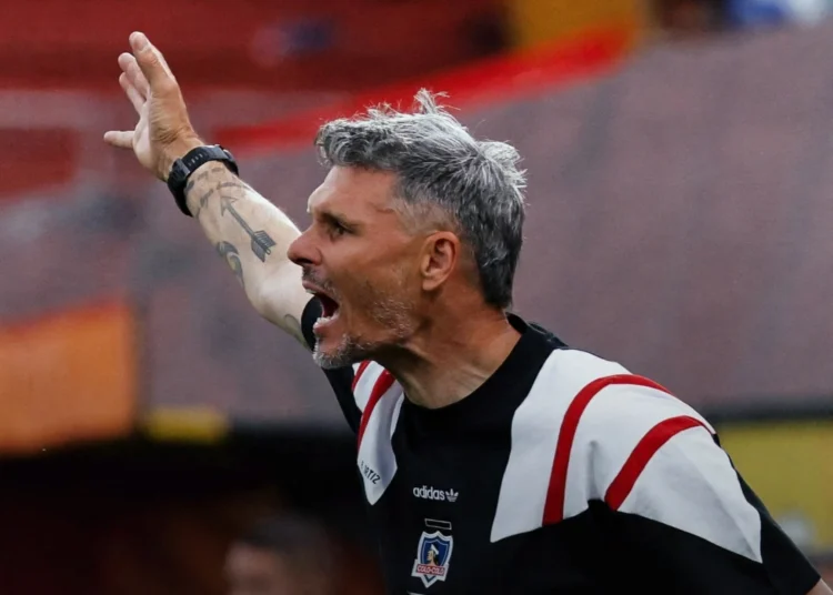 Fernando Ortiz sorprende con insólita explicación tras el pálido partido de Colo Colo ante Palestino
